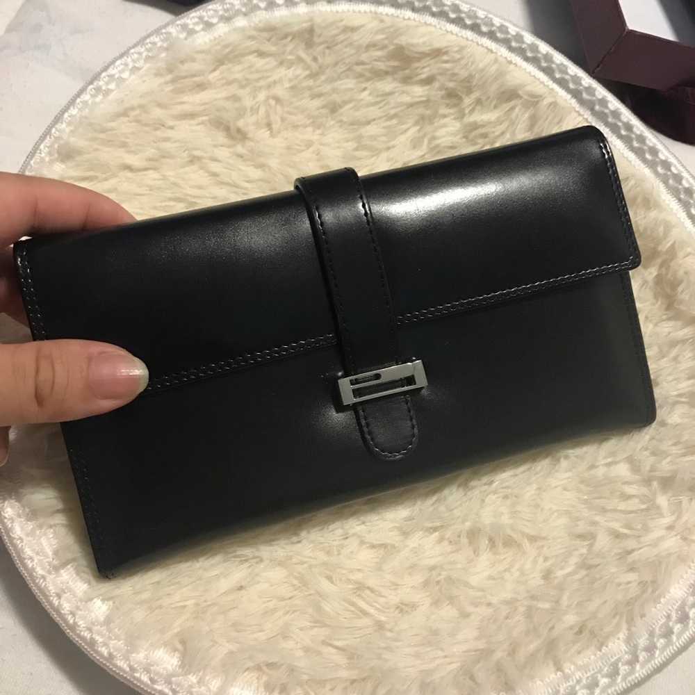 Black long wallet